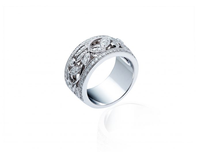 Decorative Platinum Diamond Ring, Photography for an East Yorkshire Jewellery retail website.